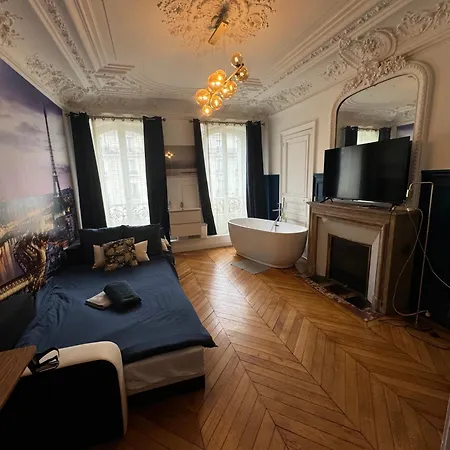 Beautiful Rooms Nearby Champs Elysees-2